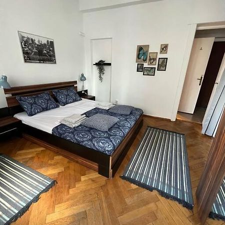 Apartament Ultracentral Universitate ブカレスト エクステリア 写真